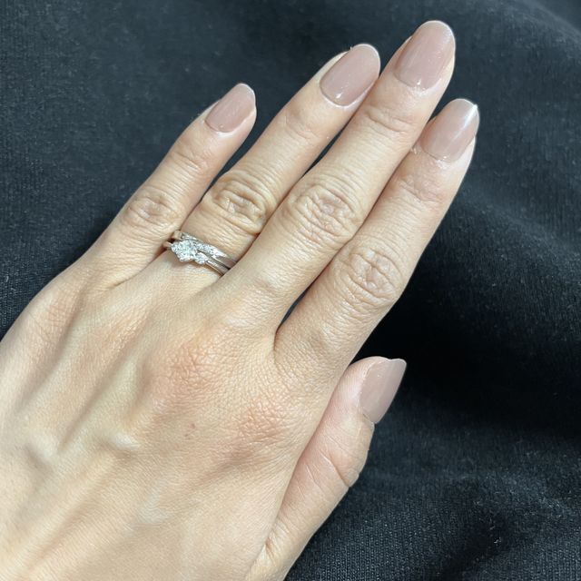 【銀座ダイヤモンドシライシの口コミ】 彼がプロポーズしてくれた時の婚約指輪の店舗で、結婚指輪もセットで買え…