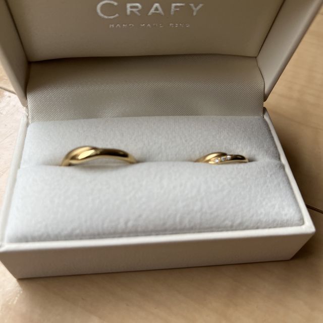 【CRAFY(クラフィ)の口コミ】 たくさんの見本の中からツヤとマットの半分になっているデザインがいいな…