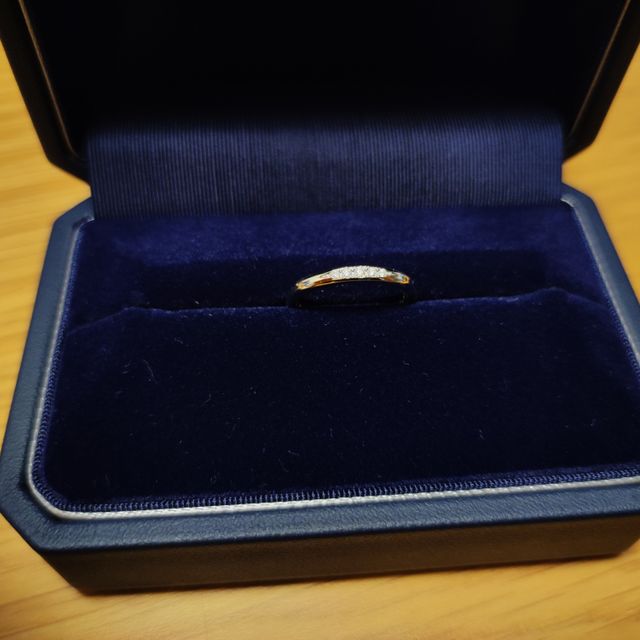 【銀座ダイヤモンドシライシの口コミ】 シンプルで、日常的につけやすいものを探しており、その希望に添うものを…