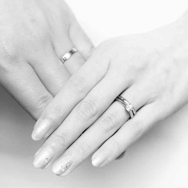 【カルティエ(Cartier)の口コミ】 婚約指輪とセットで付けた時をイメージして、婚約指輪・結婚指輪ともにカ…