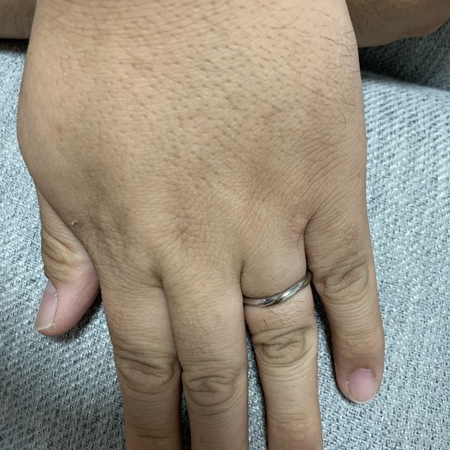 【アイプリモ(I-PRIMO)の口コミ】 ハンド診断をして頂き、自分の手に合ったデザインを選びました。ウェーブ…