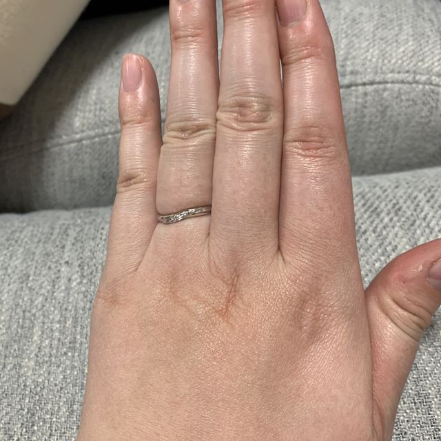 【アイプリモ(I-PRIMO)の口コミ】 ハンド診断をして頂き、自分の手に合ったデザインを選びました。ウェーブ…