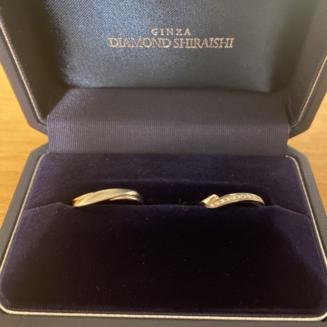 【銀座ダイヤモンドシライシの口コミ】 指輪のデザインが少し個性的で気に入ってます。価格も予算範囲内でしたの…