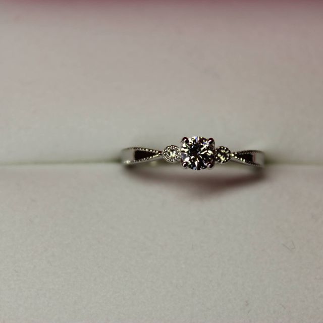 【William-LennyDiamond(ウィリアム・レニー・ダイヤモンド)の口コミ】 一番最初に見た時に、「これがいいな」と思いました。
でも、即決できなく…