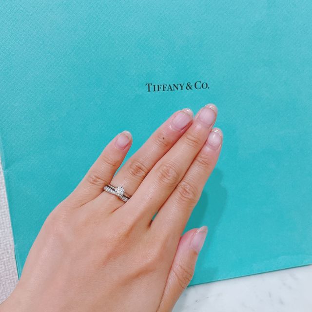 【ティファニー(Tiffany & Co.)の口コミ】 デザインがとても好みでした。また、婚約指輪がセッティングだったので同…