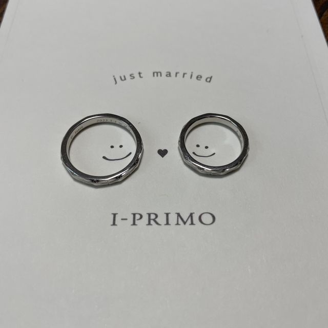 【アイプリモ(I-PRIMO)の口コミ】 最終的に2つの指輪で悩みました。しかし、この指輪は珍しい模様にダイヤが…