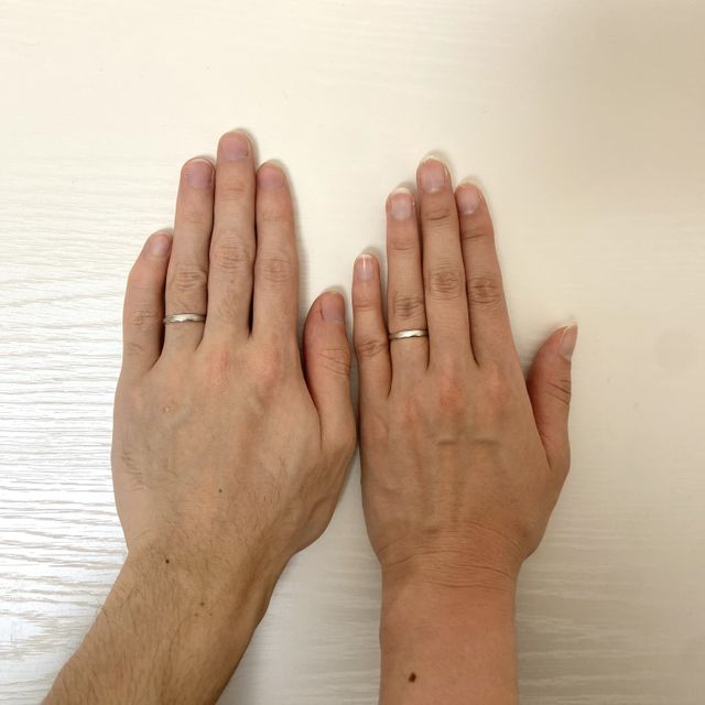 【insembre(インセンブレ)の口コミ】 男女問わず着用できるデザインが決め手でした。
また、着けた時の自分から…