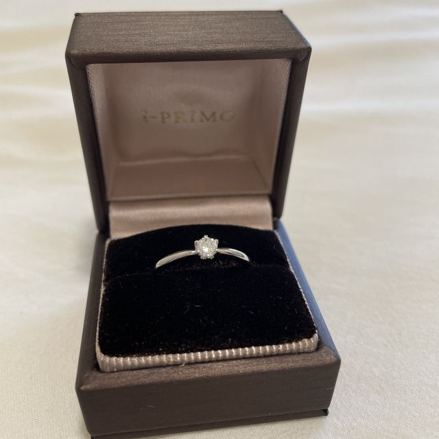 【アイプリモ(I-PRIMO)の口コミ】 もらった側なので分かりませんが、リングの細さやダイアモンドが光る感じ…