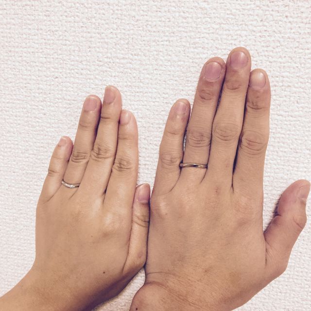 【ラザール ダイヤモンド(LAZARE DIAMOND)の口コミ】 デザインは、他社様でもあるような、ウエーブ状のリングでしたので、金額…