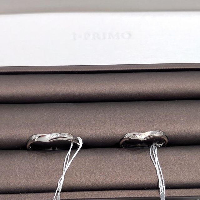 【アイプリモ(I-PRIMO)の口コミ】 指輪のデザインは、ダイヤモンドが入っており、ゴージャスです。普段遣い…