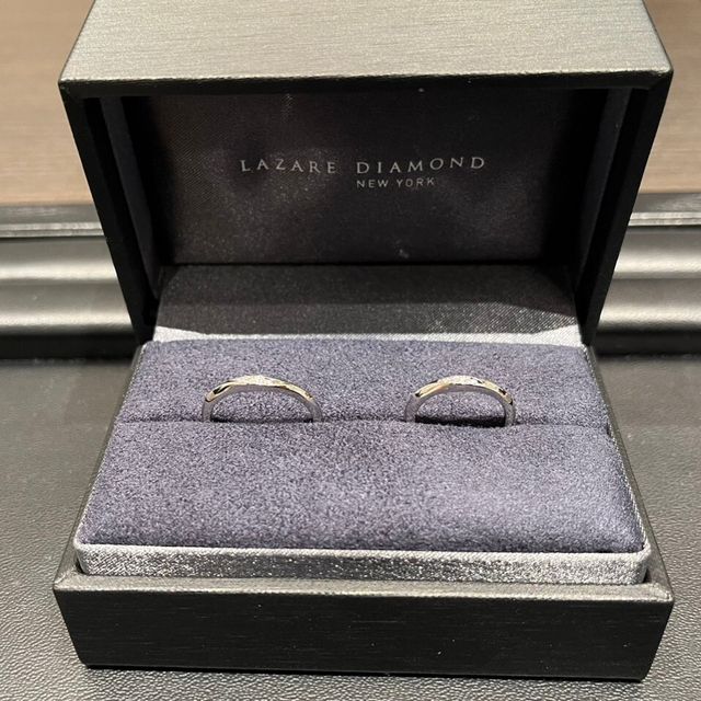 【ラザール ダイヤモンド(LAZARE DIAMOND)の口コミ】 「ゆるやかなV字アームに、流れるようにカットを施した美しいリング」とい…