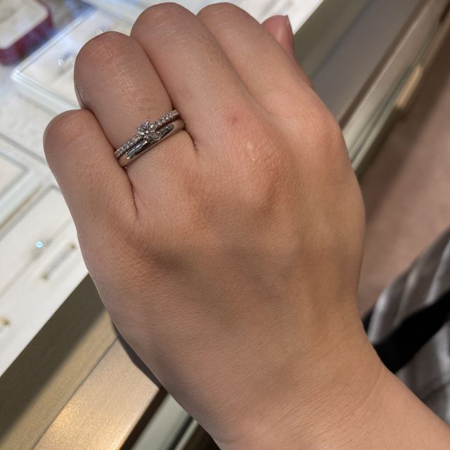 【カルティエ(Cartier)の口コミ】 最初は、ザ婚約指輪のような大きなダイヤが乗っている指輪が欲しかったの…
