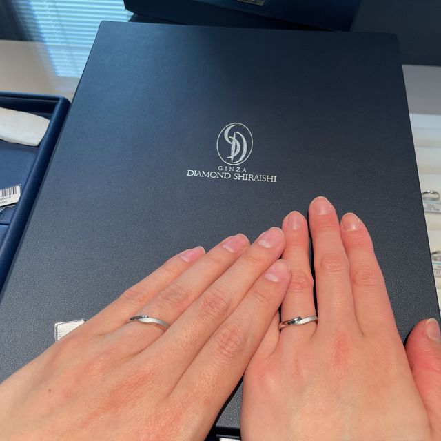 【銀座ダイヤモンドシライシの口コミ】 指輪の種類がかなり多いです。ストレート、ウェーブ、V字のどれも種類が豊…