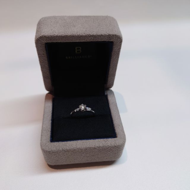 【BRILLIANCE+(ブリリアンスプラス)の口コミ】 デザインが良かったです。
指輪に埋め込まれるシークレットストーンや刻印…