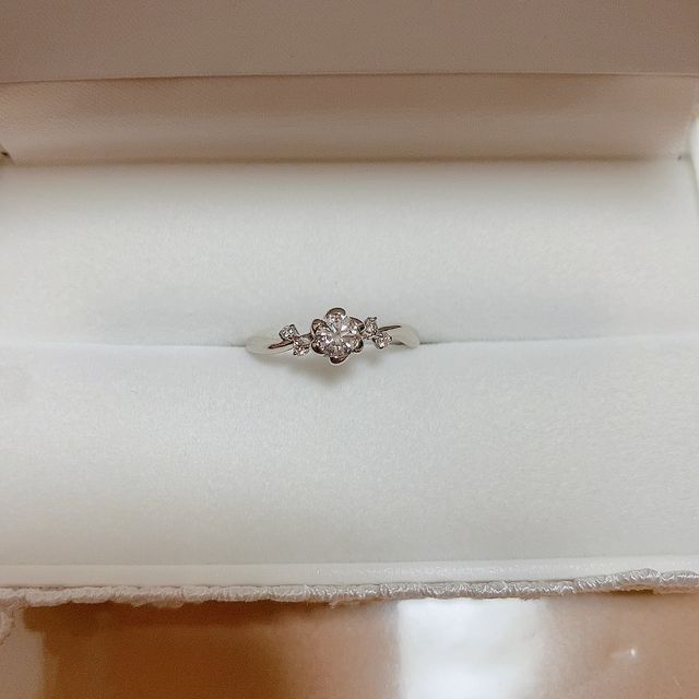 【カオキ　ダイヤモンド専門卸直営店の口コミ】 デザイン、価格、品質全てが気に入りました。
お店の方達の接客やったりい…