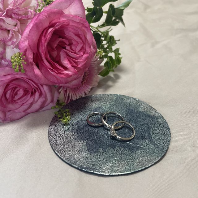 【アイプリモ(I-PRIMO)の口コミ】 長年着け続けることも考えて、王道のプラチナでシンプル目なデザインを選…