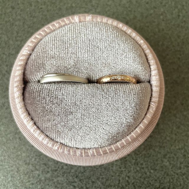 【One&Only(ワンアンドオンリー)の口コミ】 ピンクゴールドという、手に馴染みながらも可愛さのある色に惹かれた。ま…