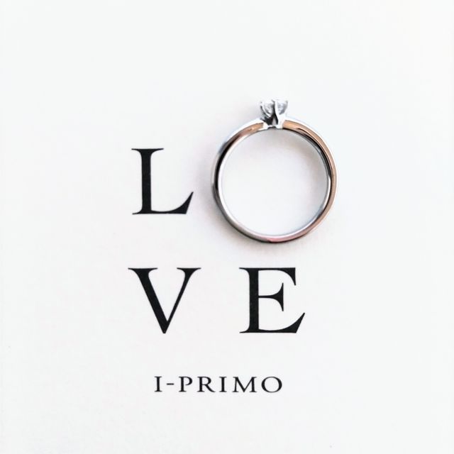 【アイプリモ(I-PRIMO)の口コミ】 指が細く見えて、シンプルなデザインがよかったのでこの指輪にしました。…