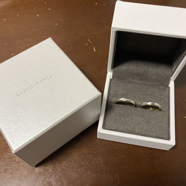 【BONDS(ボンズ)の口コミ】 今回選んだ指輪はカットが入っていて、カラーも素敵な色でしたので一目惚…