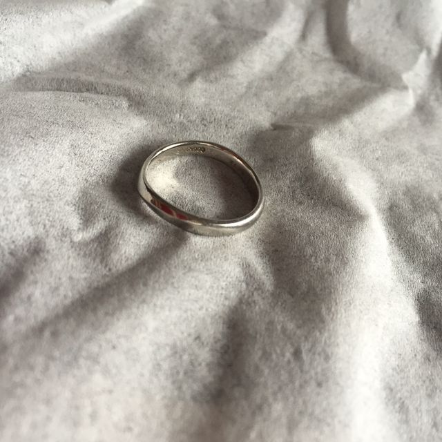 【アイプリモ(I-PRIMO)の口コミ】 結婚指輪、婚約指輪ともに緩やかなラインがで成り立っていて、セットとし…