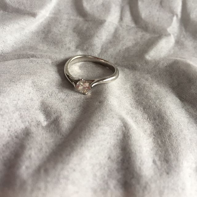 【アイプリモ(I-PRIMO)の口コミ】 結婚指輪、婚約指輪ともに緩やかなラインがで成り立っていて、セットとし…