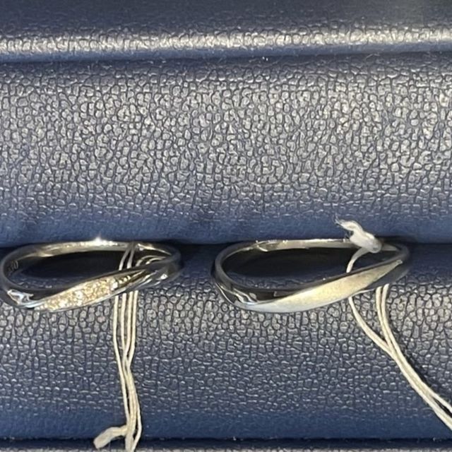 【銀座ダイヤモンドシライシの口コミ】 婚約指輪もこちらのブランドで購入したため、そのデザインと合わせて違和…