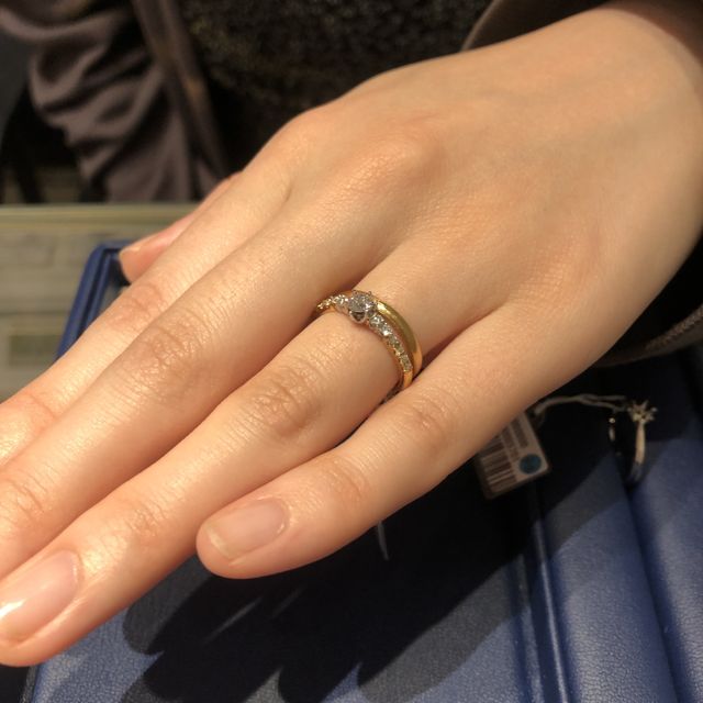 【銀座ダイヤモンドシライシの口コミ】 サンプルとしてのご用意はプラチナ中心ですが、ゴールドなどのセミオーダ…