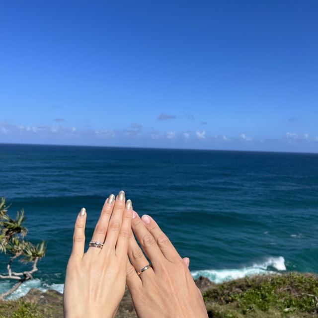 【ラザール ダイヤモンド(LAZARE DIAMOND)の口コミ】 ゴールドかシルバーかで迷っており、ゴールド、シルバー2色入っているデザ…