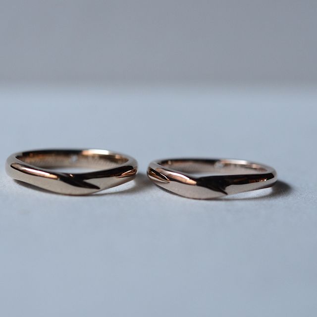 【CRAFY(クラフィ)の口コミ】 デザインを決めて指輪の形だけでなく幅や切り込みまで自分で一から作れる
…