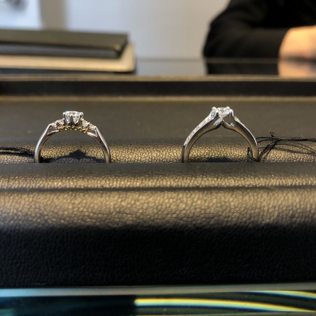 【エクセルコダイヤモンド(EXELCO DIAMOND)の口コミ】 デザインが繊細で可愛らしいです。サイドから見たところにもこだわりが詰…