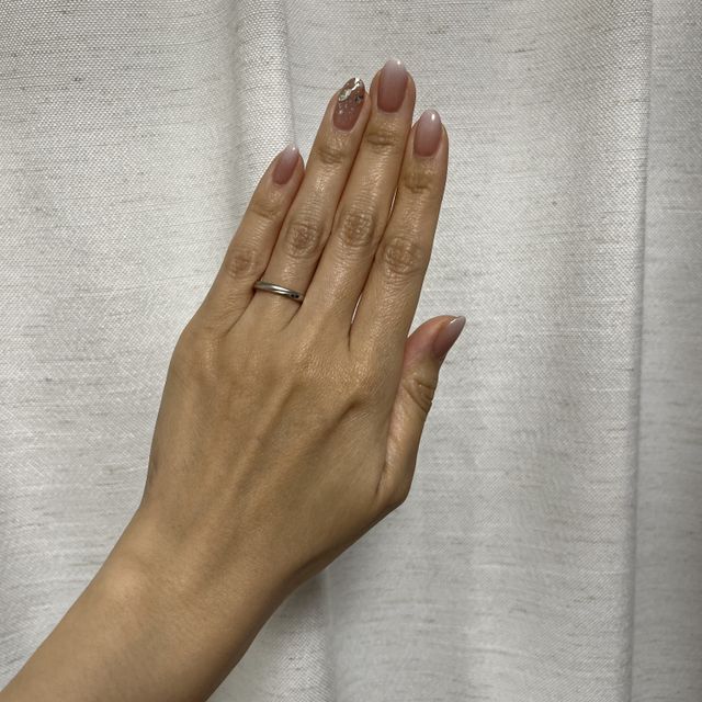 【4℃ BRIDAL(ヨンドシーブライダル)の口コミ】 普段使いができる、シンプルなデザインに惹かれました。ダイヤのリングと…