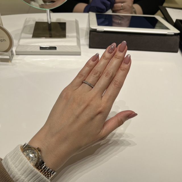 【4℃ BRIDAL(ヨンドシーブライダル)の口コミ】 太すぎず細すぎず、ちょうど良いデザインでした。ハーフエタニティという…