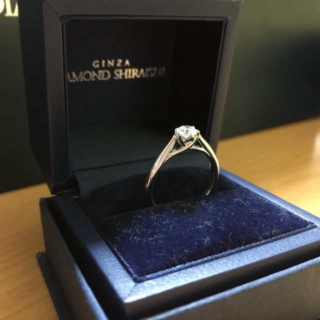 【銀座ダイヤモンドシライシの口コミ】 リングのデザインとして、シンプルながら、品があり、温かみがある指輪を…