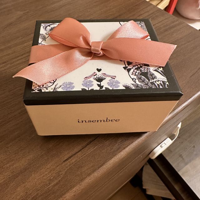 【insembre(インセンブレ)の口コミ】 デザインがシンプルでかわいいものを探していました。
ピンクゴールドは店…