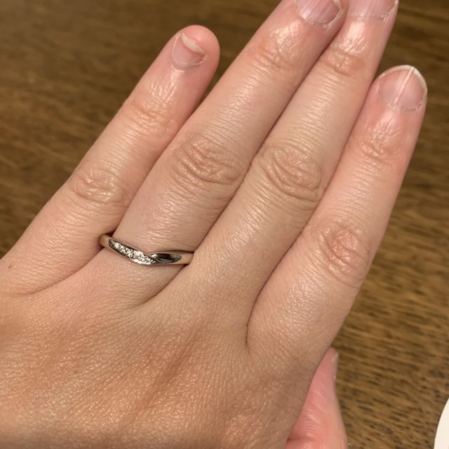 【CRAFY(クラフィ)の口コミ】 価格とデザインで決めました。ペアで作りましたがお互い10万もいかず、仕…