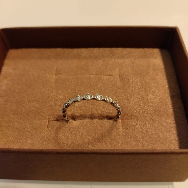 【Jewelry i(ジュエリーアイ)の口コミ】 実は2つ目の結婚指輪です。最初のものは出産後に太ってしまい、入らなくな…
