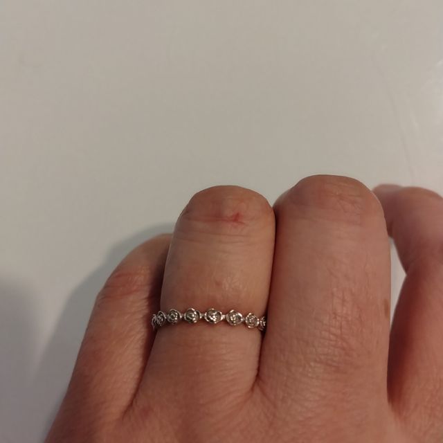 【Jewelry i(ジュエリーアイ)の口コミ】 実は2つ目の結婚指輪です。最初のものは出産後に太ってしまい、入らなくな…
