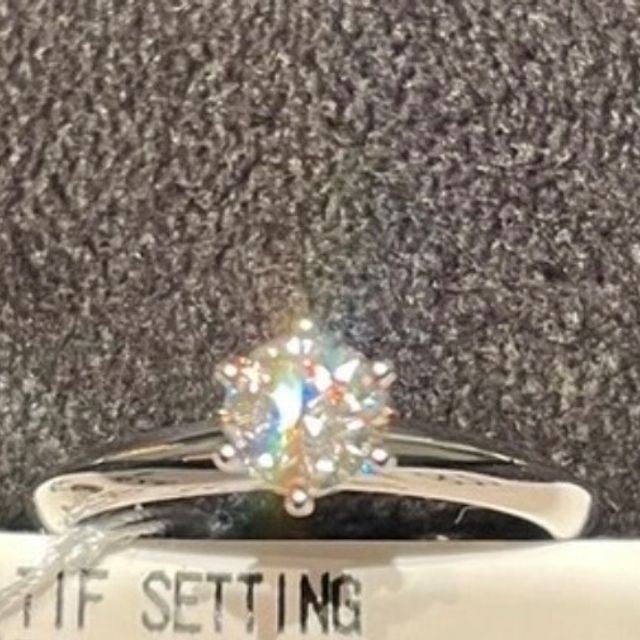 【ティファニー(Tiffany & Co.)の口コミ】 あこがれのブランドであるため、ティファニーの婚約指輪が欲しいと思って…