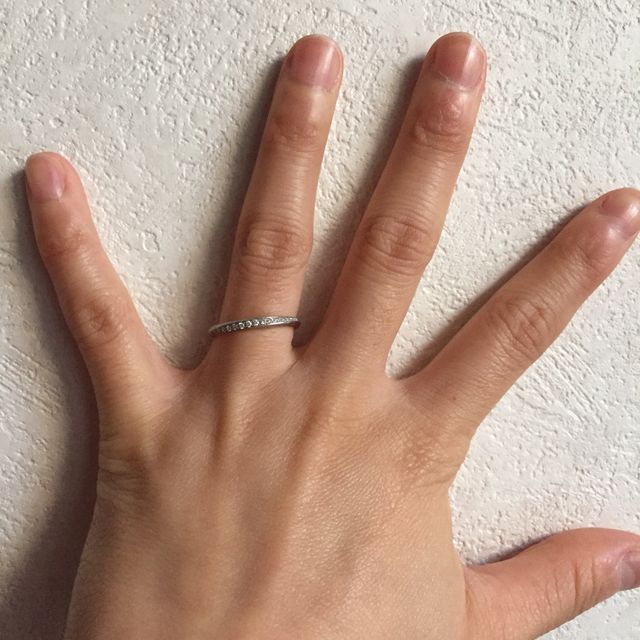 【4℃ BRIDAL(ヨンドシーブライダル)の口コミ】 結婚指輪は4℃にすると決めていました。
憧れの4℃へ行くとたくさんの指輪の…