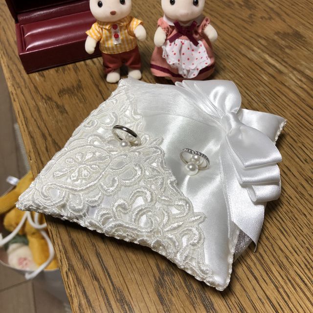 【モニッケンダム(MONNICKENDAM)の口コミ】 指輪がハーフエタニィタイプになっており、ダイヤがたくさん着いてキラキ…