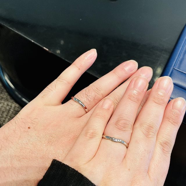 【銀座ダイヤモンドシライシの口コミ】 2人同じブランドのリングをつけたかったので、色々な店舗を周り接客の良さ…