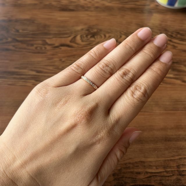 【4℃ BRIDAL(ヨンドシーブライダル)の口コミ】 ピンクゴールドで、シンプルな指輪を探していました。ゴテゴテしすぎず、…