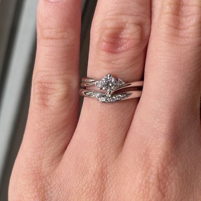 【アイプリモ(I-PRIMO)の口コミ】 別のブランドの婚約指輪を頂いていたため、この婚約指輪に合うデザインの…