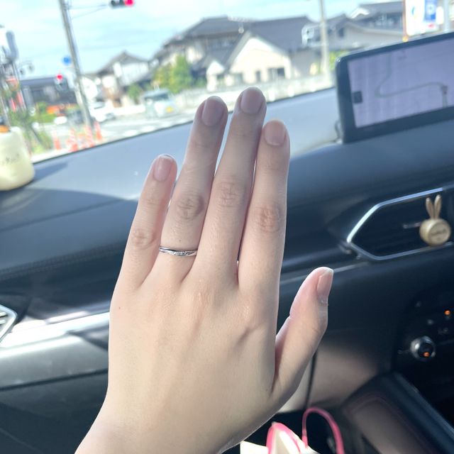 【CAFERING(カフェリング)の口コミ】 シンプルなデザインに惹かれました。
この先歳をとっても違和感のないデザ…