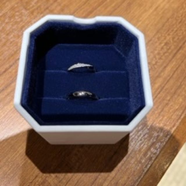 【4℃ BRIDAL(ヨンドシーブライダル)の口コミ】 結婚指輪は毎日付けるので、石も付いていないシンプルな物が良いのかなと…