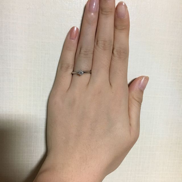 【ティファニー(Tiffany & Co.)の口コミ】 サプライズでいただきました。
デザインが万人受けするタイプだったのと、…