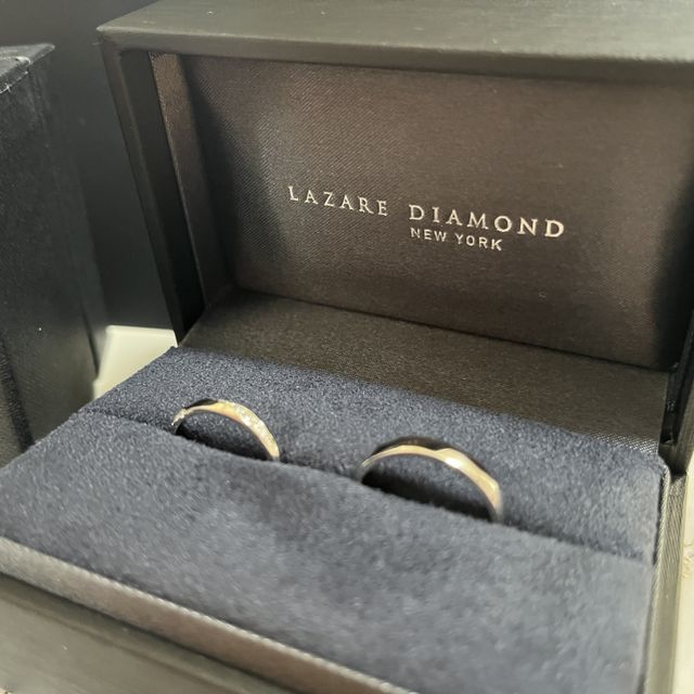 【ラザール ダイヤモンド(LAZARE DIAMOND)の口コミ】 指輪のデザインと、入れ物が素敵だなと思っていました。
そして、店内での…