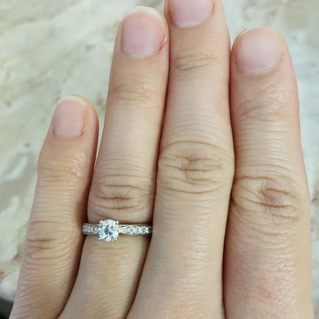 【銀座ダイヤモンドシライシの口コミ】 まず、デザインが豊富でたくさんあるのに感動！気に入ったデザインに出会…