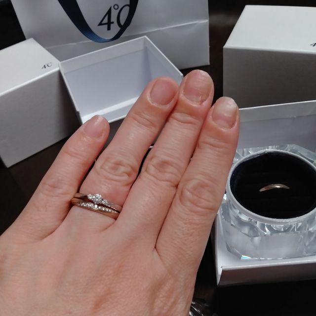 【4℃ BRIDAL(ヨンドシーブライダル)の口コミ】 主人とカラーについて沢山考えました。個性的な自分達にぴったりなシャン…