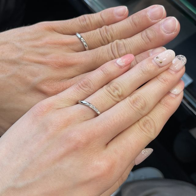 【ラザール ダイヤモンド(LAZARE DIAMOND)の口コミ】 ダイヤモンドの輝きが、他のブランドに比べて別格に綺麗だった為。それに…